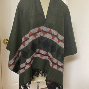 Reversible Green/Black Poncho/Ruana with Fringe and Pattern